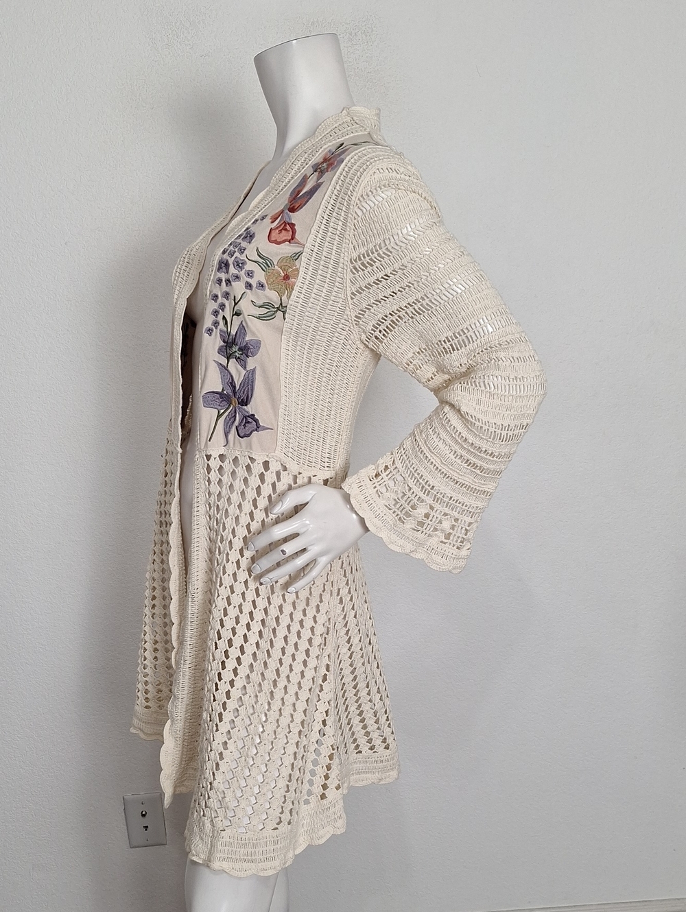 V. Christina Cream Crochet Floral Embroidered Cottagecore Open Cardigan Size L - Picture 10 of 13